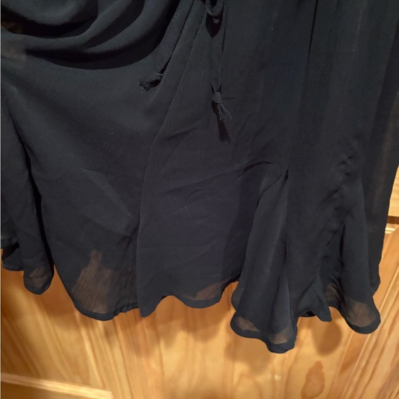 Trixxi Black Flowy Tie-Front Crossover Romper - Picture 3 of 15